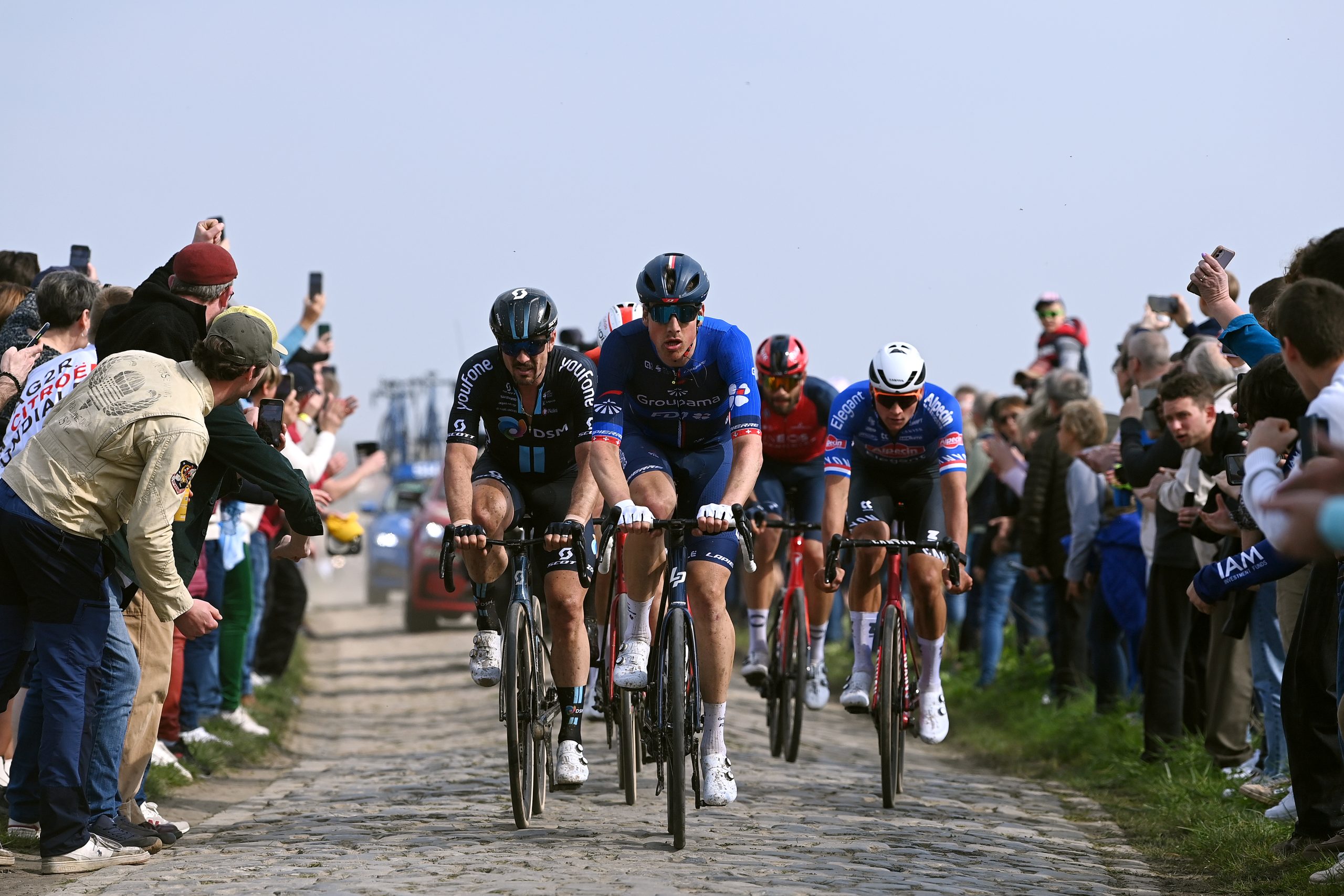 “King Küng” Secures Top 5 Finish in Historic Paris-Roubaix Edition