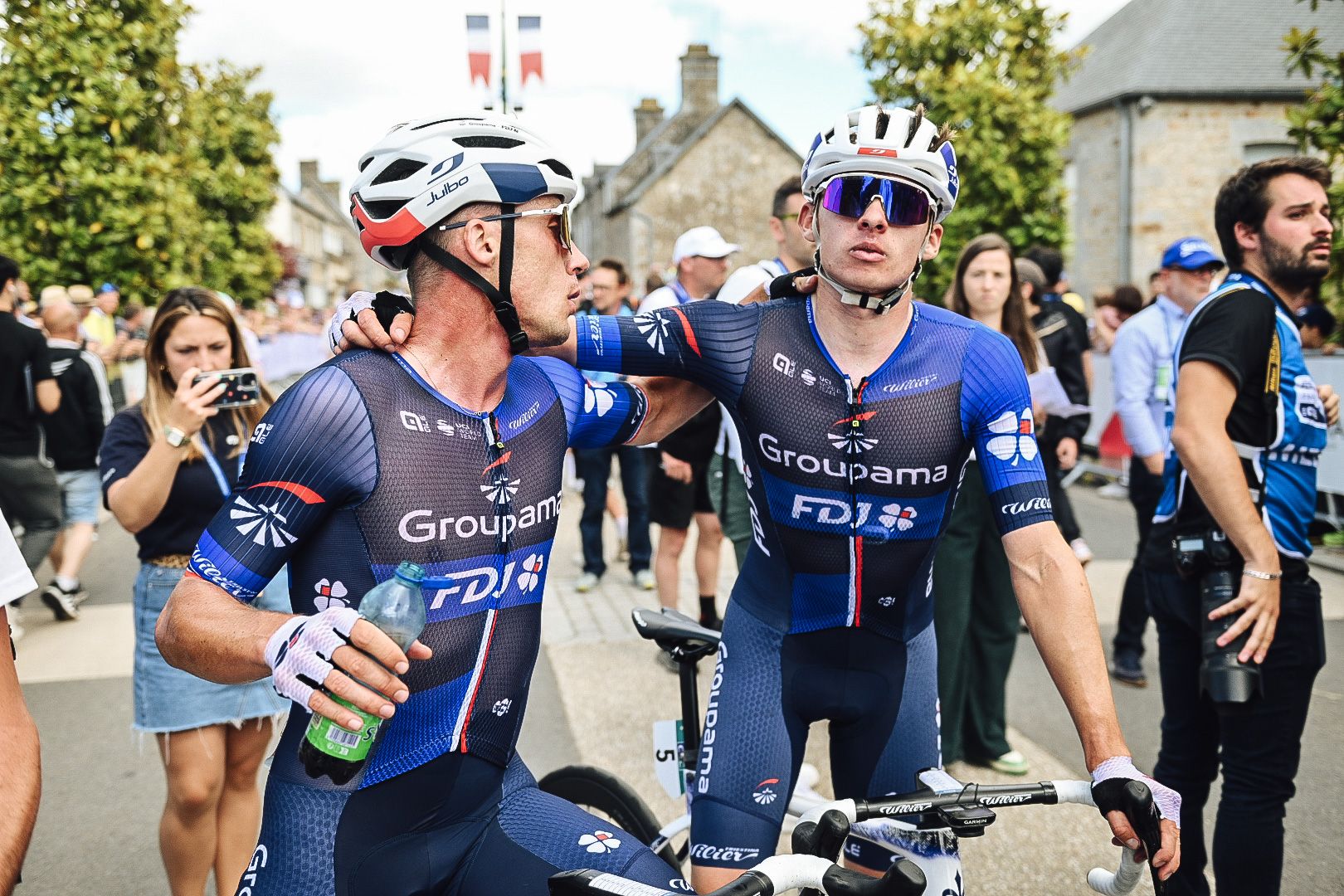 The team loses the French champion’s jersey despite a brave fight